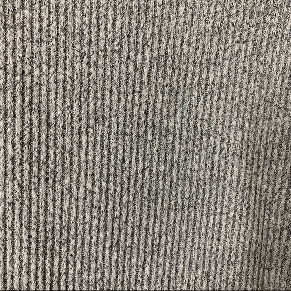 5/$25 Sale ☀️ No Frills LA Gray Ribbed Slouchy Sweatshirt - Picture 3 of 5